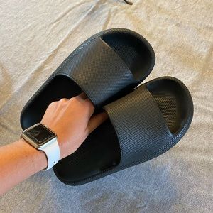 Black “Cloud” Style Slides